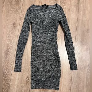 Long Sleeves V-Neck Bodycon Dynamite Dress
